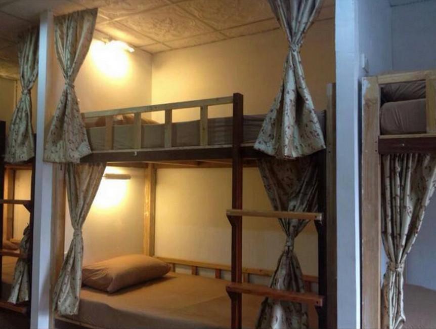 Rest Inn Dormitory Guesthouse Bangkok Bagian luar foto